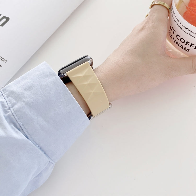 Modern Style Silicone Replacement Strap Watchband For Apple Watch Series 6 & SE & 5 & 4 44mm / 3 & 2 & 1 42mm, Black Buckle, Rose Gold Buckle, Silver Buckle